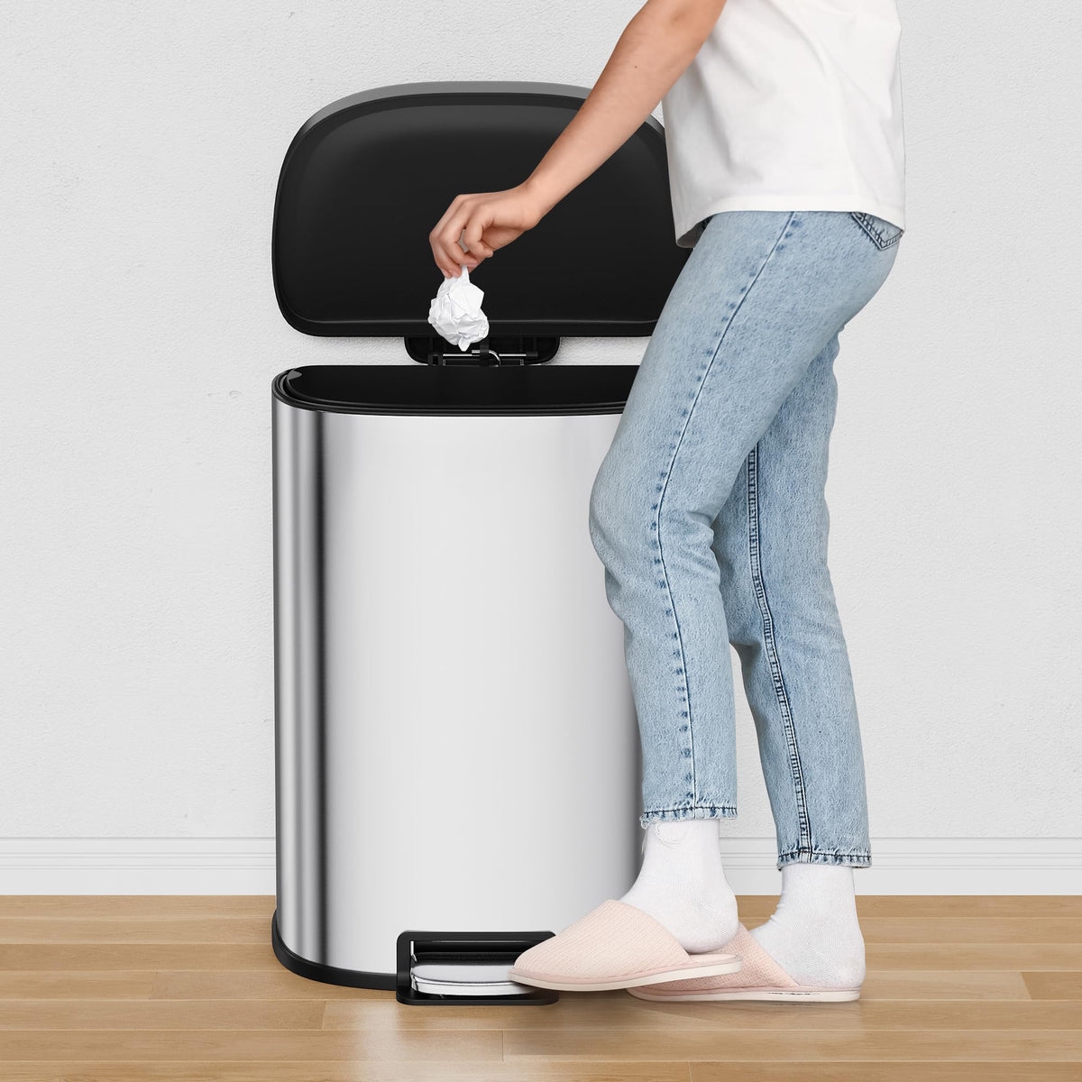 50L Stainless Steel Step-On Trash Can M767207